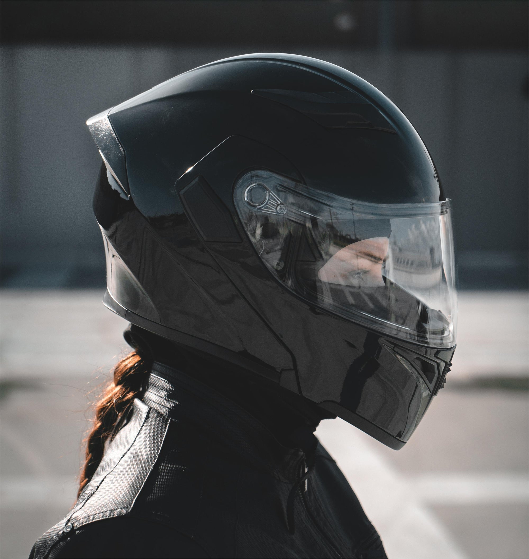 Why is black one of the most popular motorcycle helmet colors? How to keep ILM black motorcycle helmets clean and shiny? - ILM